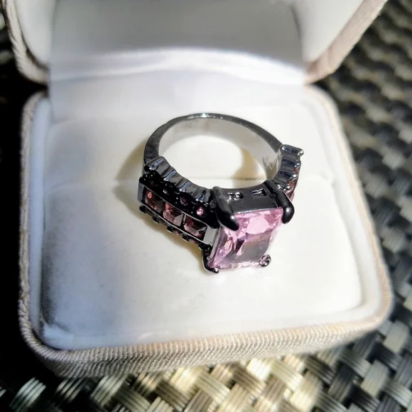 Pink Saphire Emerald cut gemstone, gunmetal ring size 6, PRICE REDUCED! - Picture 11 of 13
